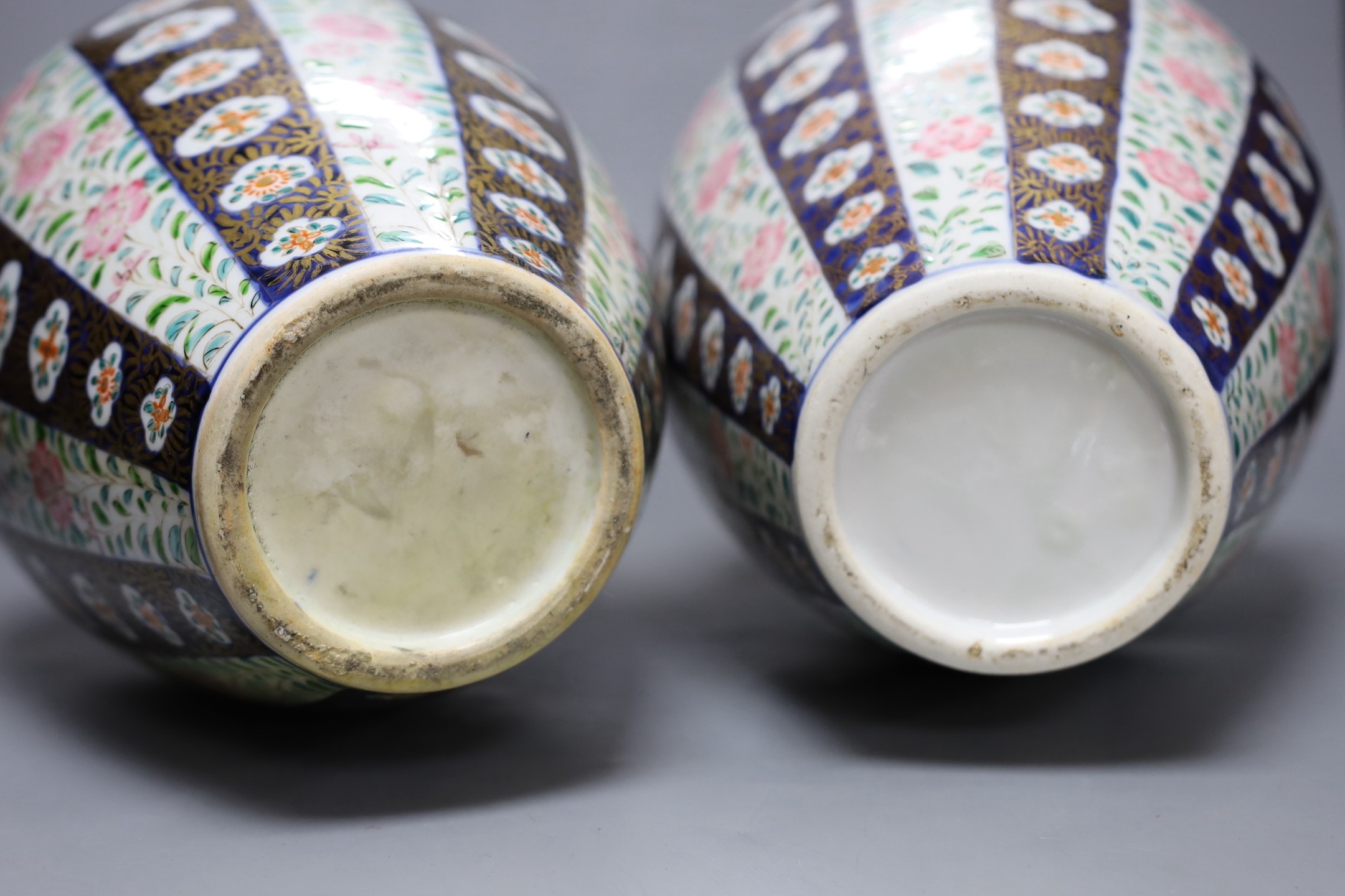 A pair of Japanese 'Imari' ovoid vases, Meiji period, 36cm